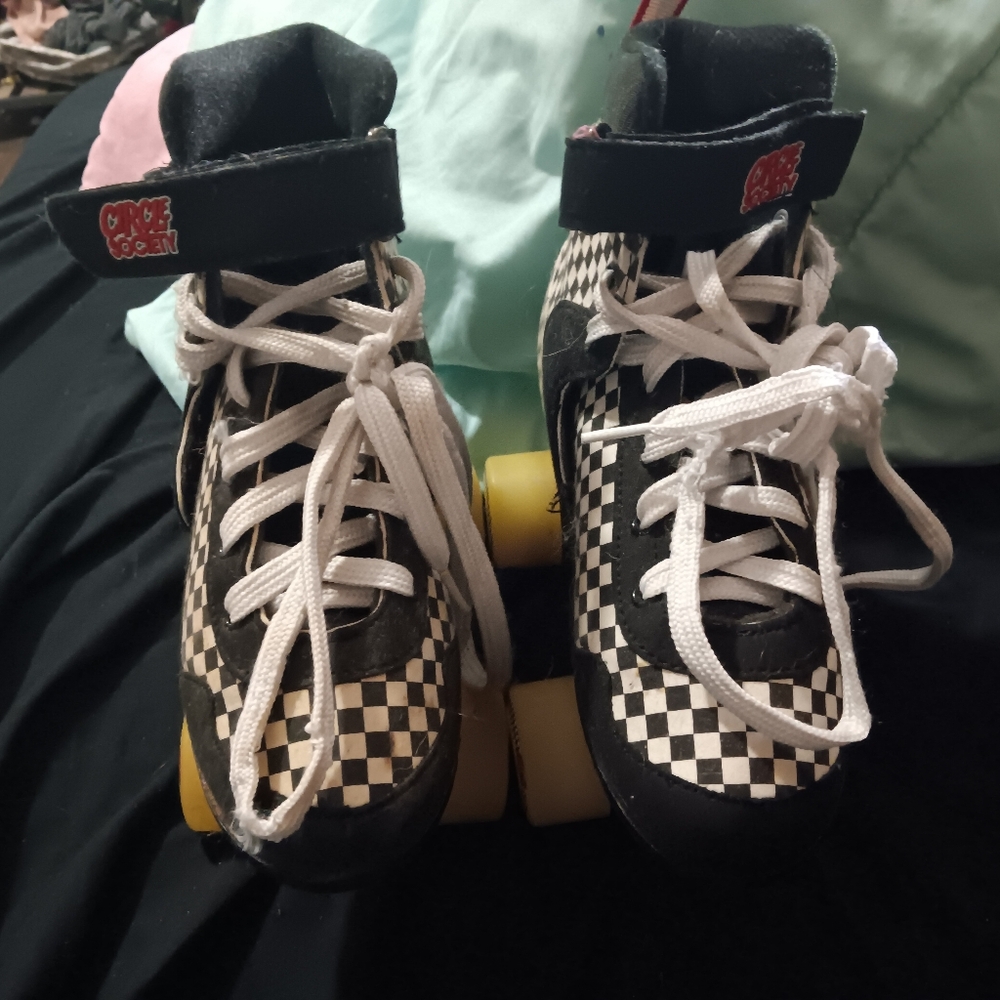 Skates